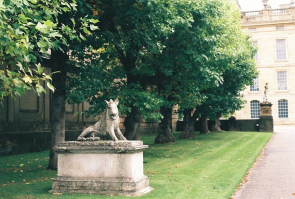 boar sculpture at chatsworth